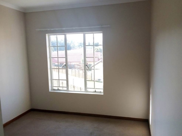 2-Bed-Townhouse-in-Meredale-Gallery-2