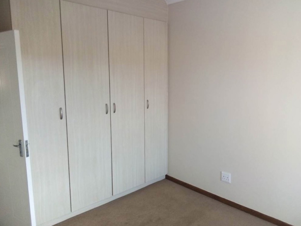 2-Bed-Townhouse-in-Meredale-Gallery-3