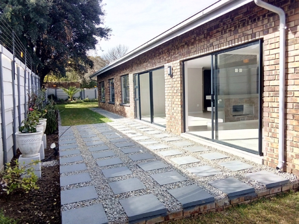 4-Bed-House-in-Verwoerdpark-Gallery-1