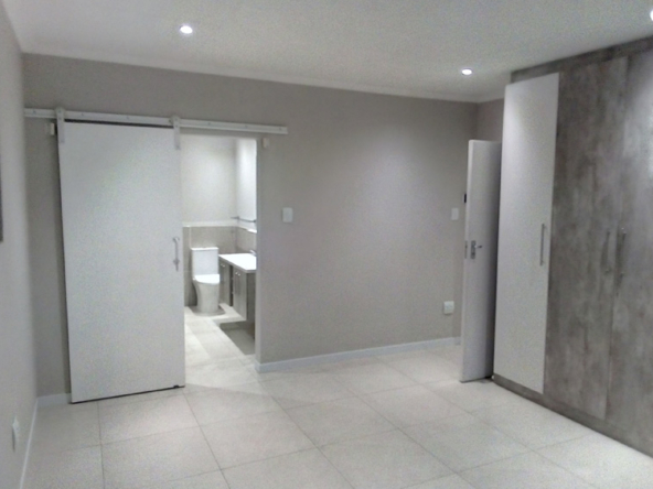 4-Bed-House-in-Verwoerdpark-Gallery-2