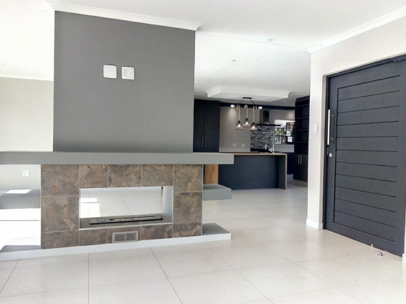 4-Bed-House-in-Verwoerdpark-Gallery-6