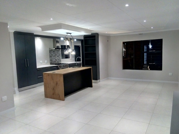 4-Bed-House-in-Verwoerdpark-Gallery-9